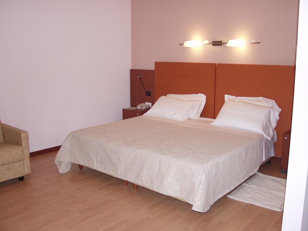 Hotel Mareschi Palace Novare Extérieur photo