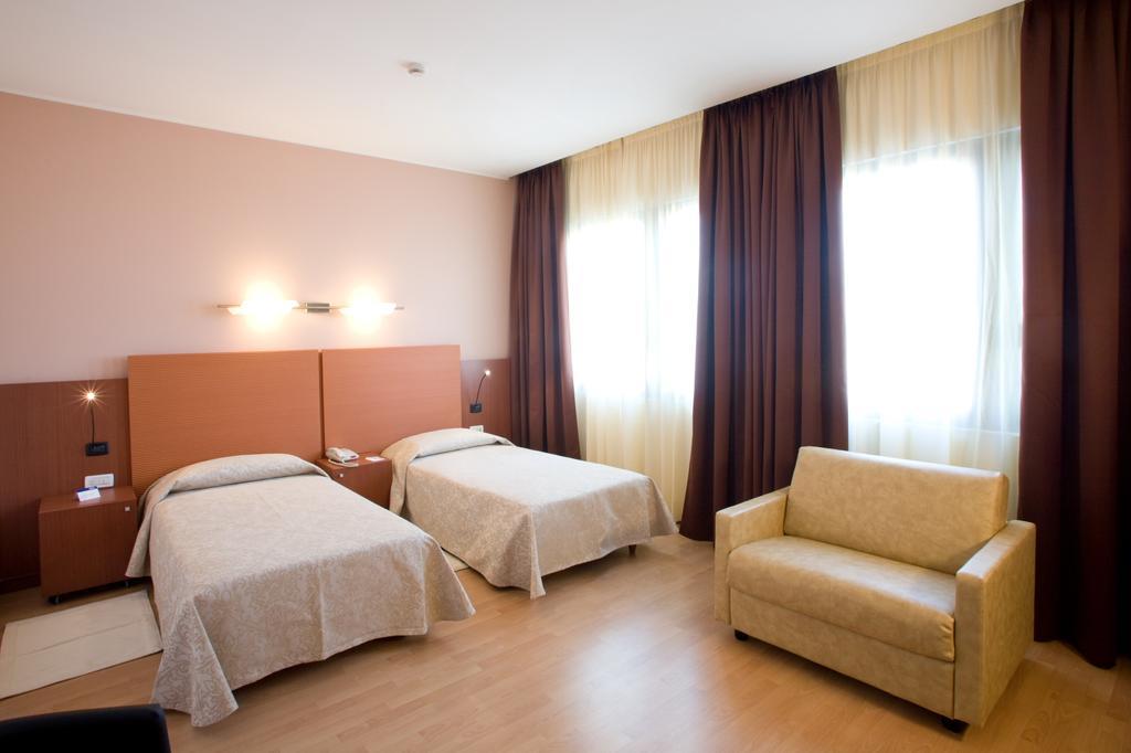 Hotel Mareschi Palace Novare Extérieur photo
