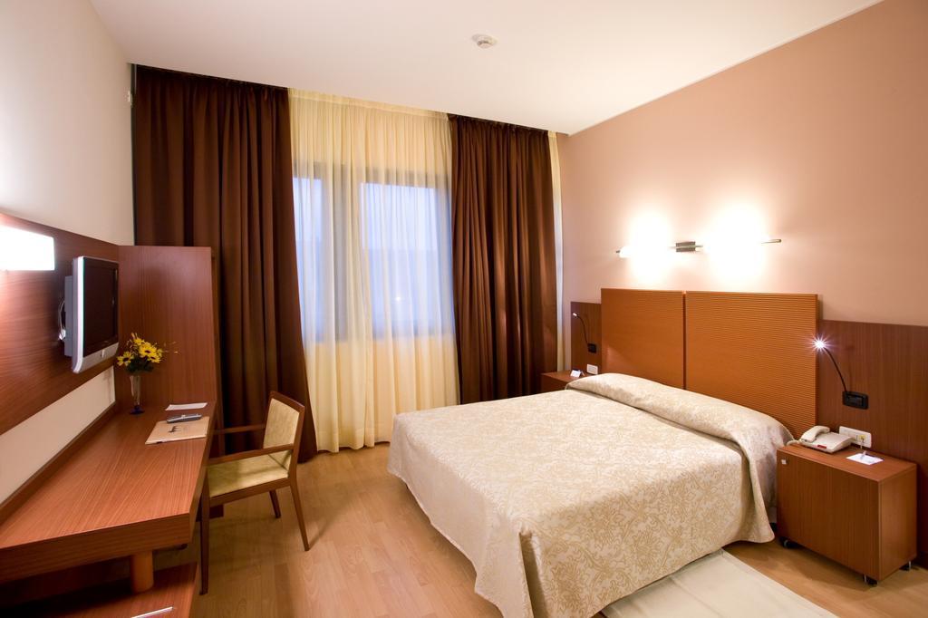 Hotel Mareschi Palace Novare Extérieur photo